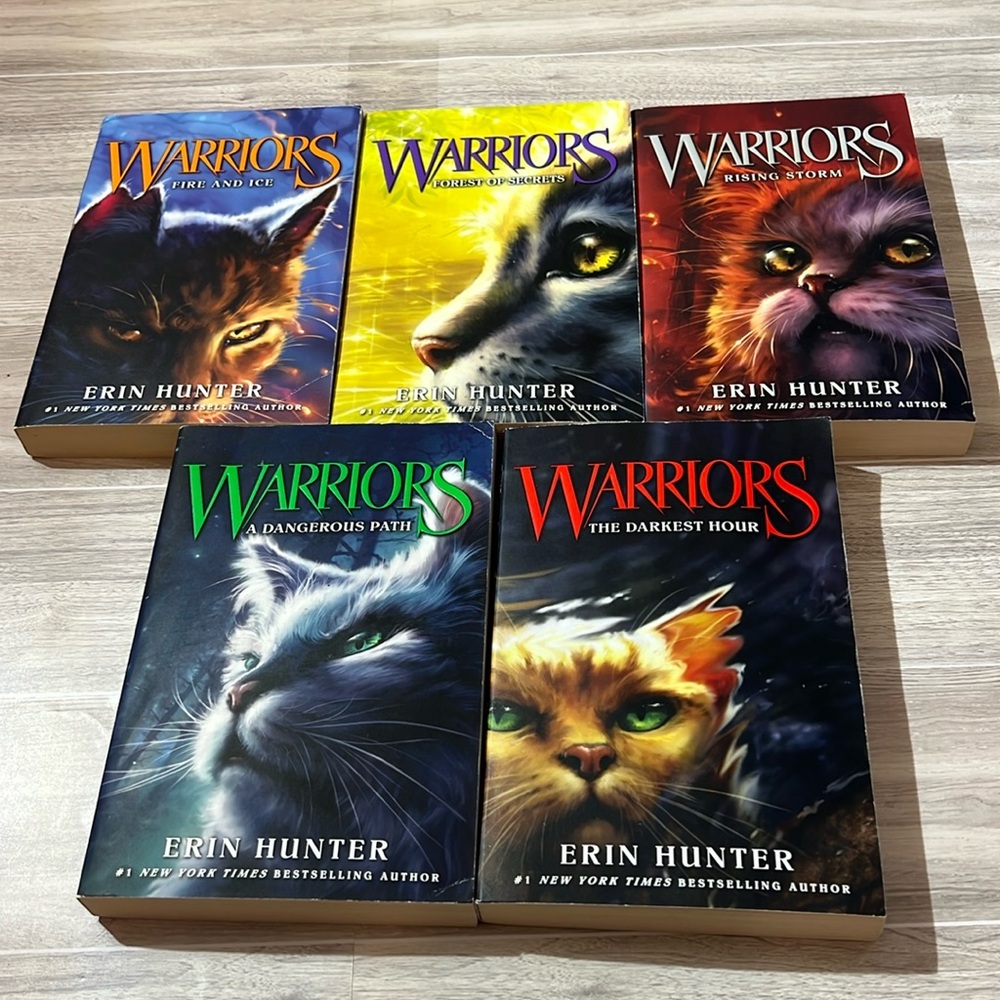 Warriors Book Set 2-6 (5) by Erin Hunter great condition paper back
